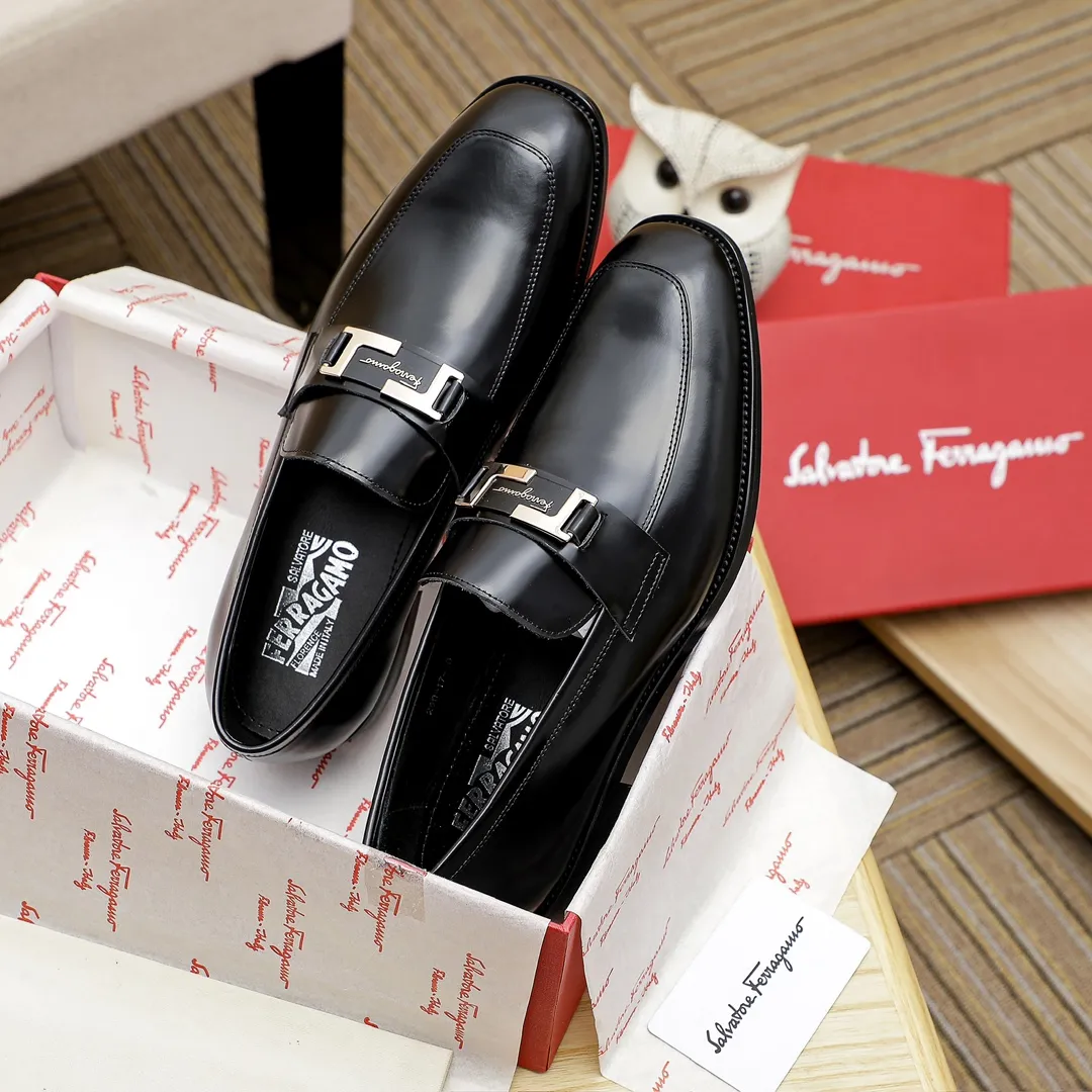 Factory price 460 🔥Ferragamo's new men's casual slip-on shoes🇨🇳Official website original 1:1 mold opening, original quality💯Fine workmanship, high-end luxury☘The upper is made of imported Italian first-layer cowhide🌴Water-dyed🐂Leather lining🍓Rubber wear-resistant and non-slip outsole, breathable and comfortable to wear🍍The first choice for high-grade men, black is optional! Code number 38-44 (45.46. Can be customized)